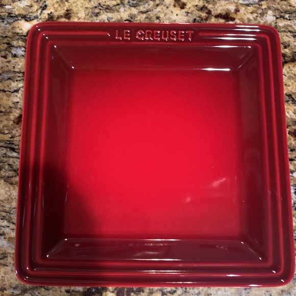 NWT Set of 2 Le Creuset Medium Oriental Square Plate w LC logo 21cm (Cerise) - Picture 6 of 14